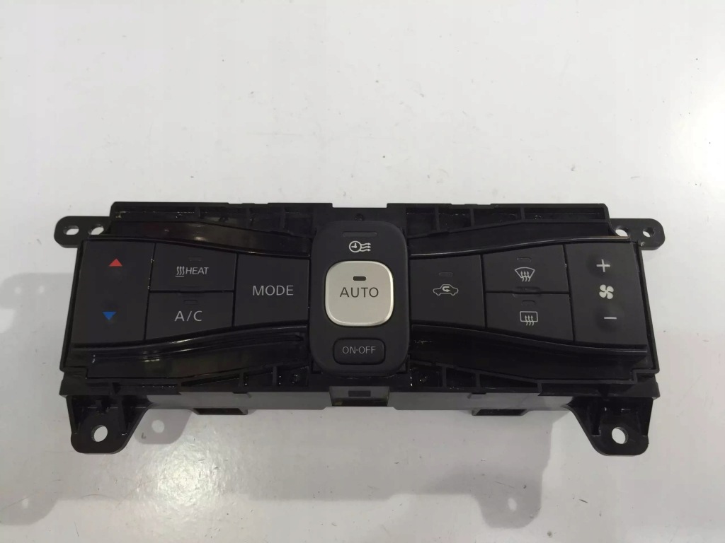 фото №1, Nissan leaf ii 2 2019 панель кондиционера обдув