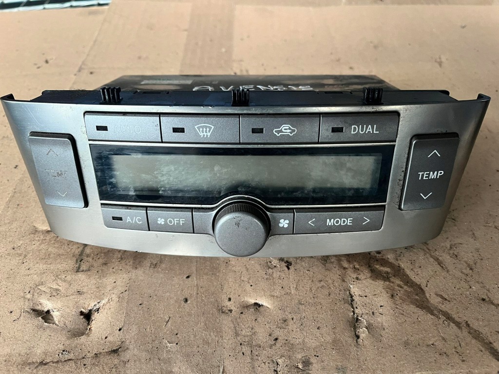 фото №1, Toyota avensis t25 03-08 панель керування повітроводи кондиціонер