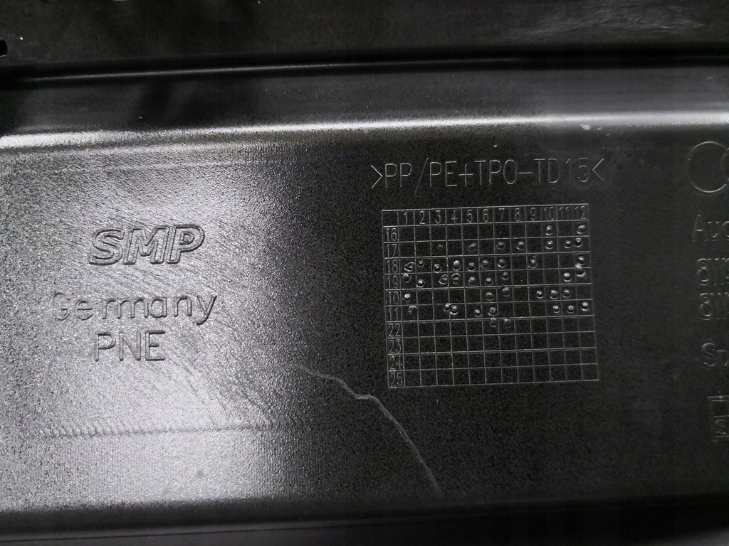 фото №10, Спойлер накладка диффузор бампера do audi a4 rs4 b9 8w9 задняя