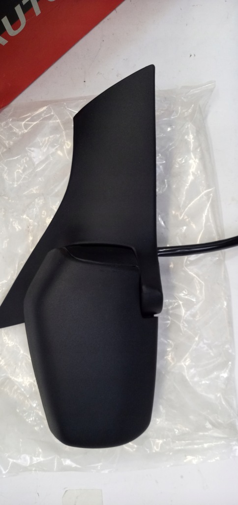 Дзеркало зовнішнє праве citroen xantia 93'- Доставка