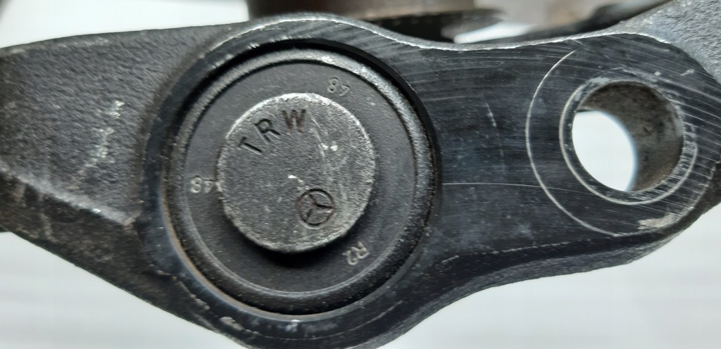 Mercedes-benz оригінальний номер a2153302605 поворотний кулак передня p Ціна