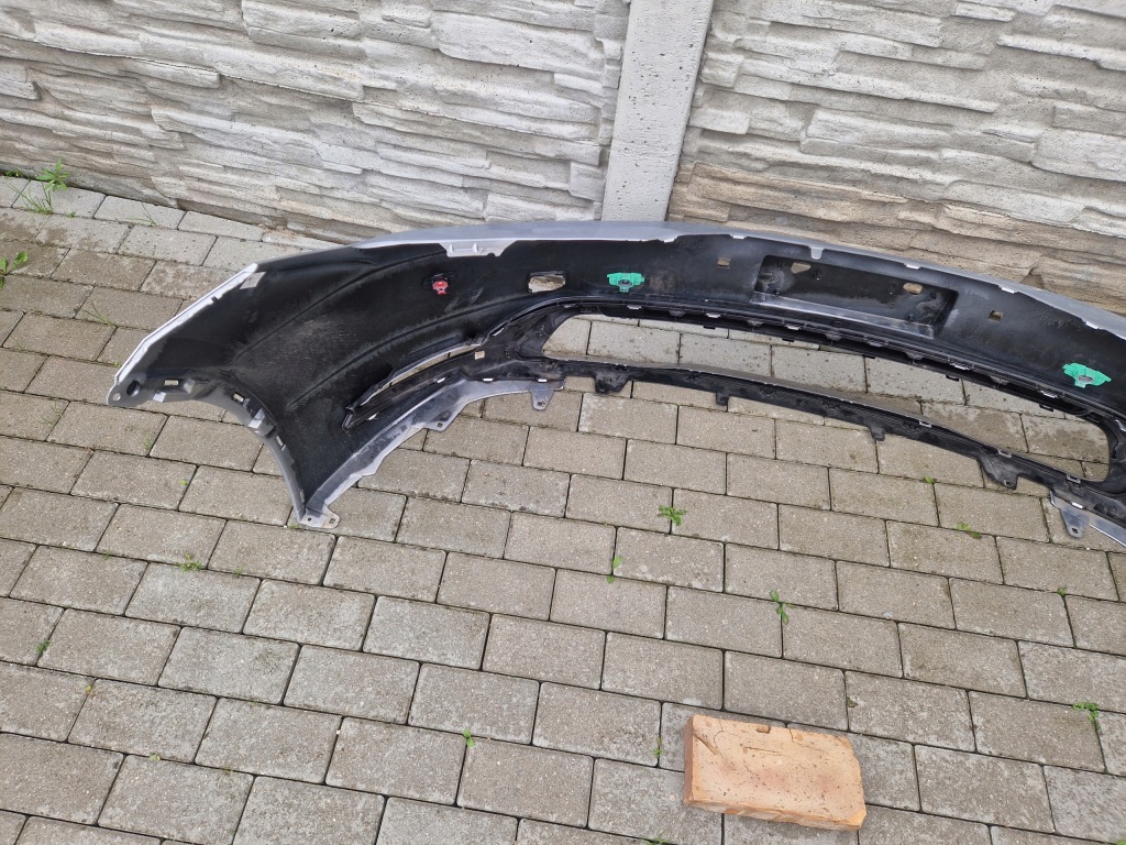 Бампер toyota prius v 2023 - prest-01 Оригінал