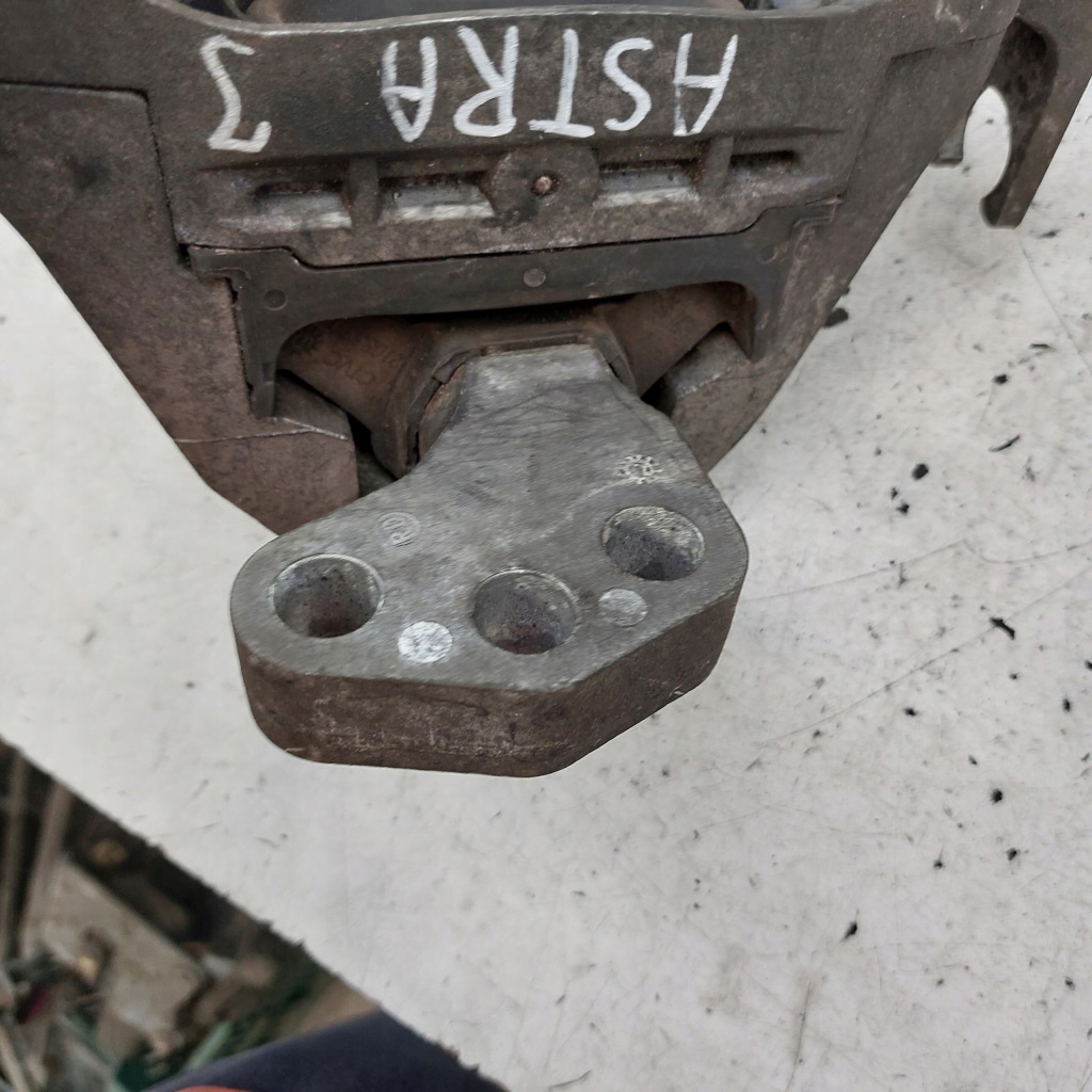 фото №14, Opel astra j кронштейн подушка двигателя 13248476