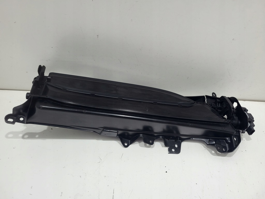 фото №8, Porsche taycan жалюзи шторка воздуховод воздуха правая 9j1121754d oryg!