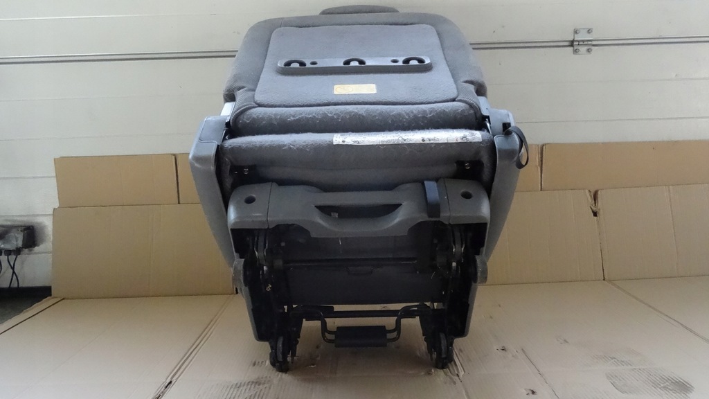 фото №9, Kia carnival i сидіння правий задня iii ряд