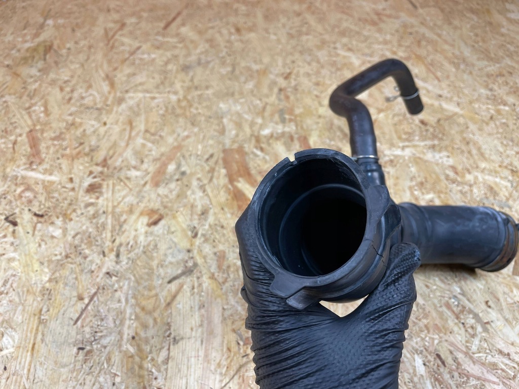 фото №11, Труба шланг wąż повітря toyota yaris iv cross p21 17880-k0040 2020-