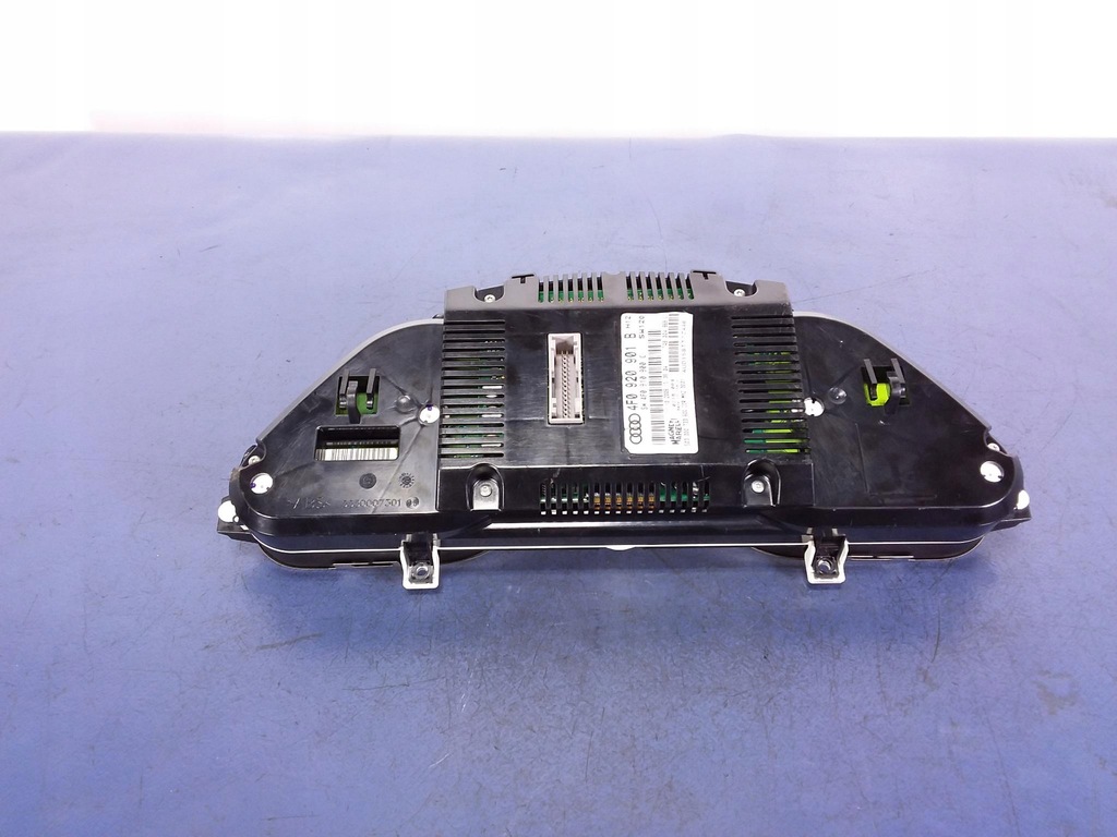 фото №5, Audi a6 c6 2.4 счетчик приборы 4f0920901b