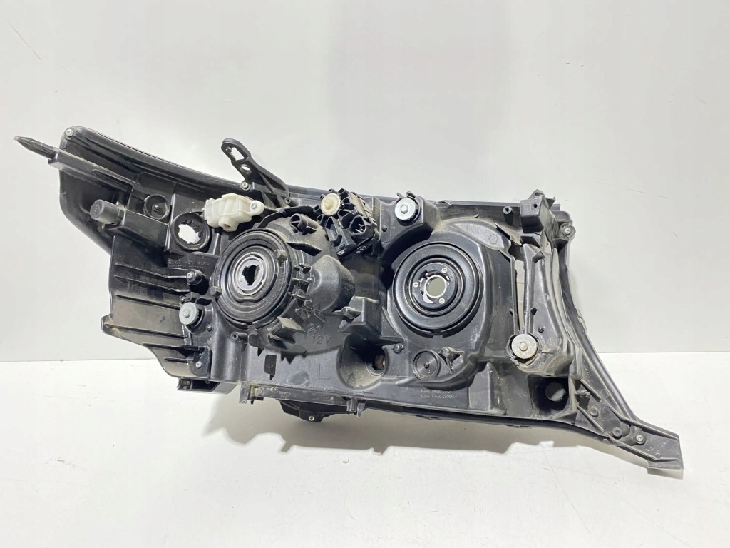 фото №10, Toyota land cruiser j200 2010 левая сторона лампа передняя