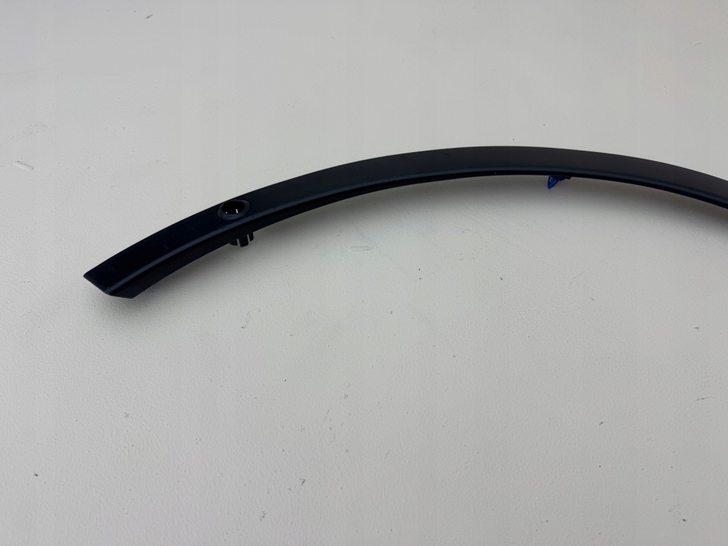 фото №11, Land rover discovery 5 v l462 молдинг крыла левый перед hy32-16a075