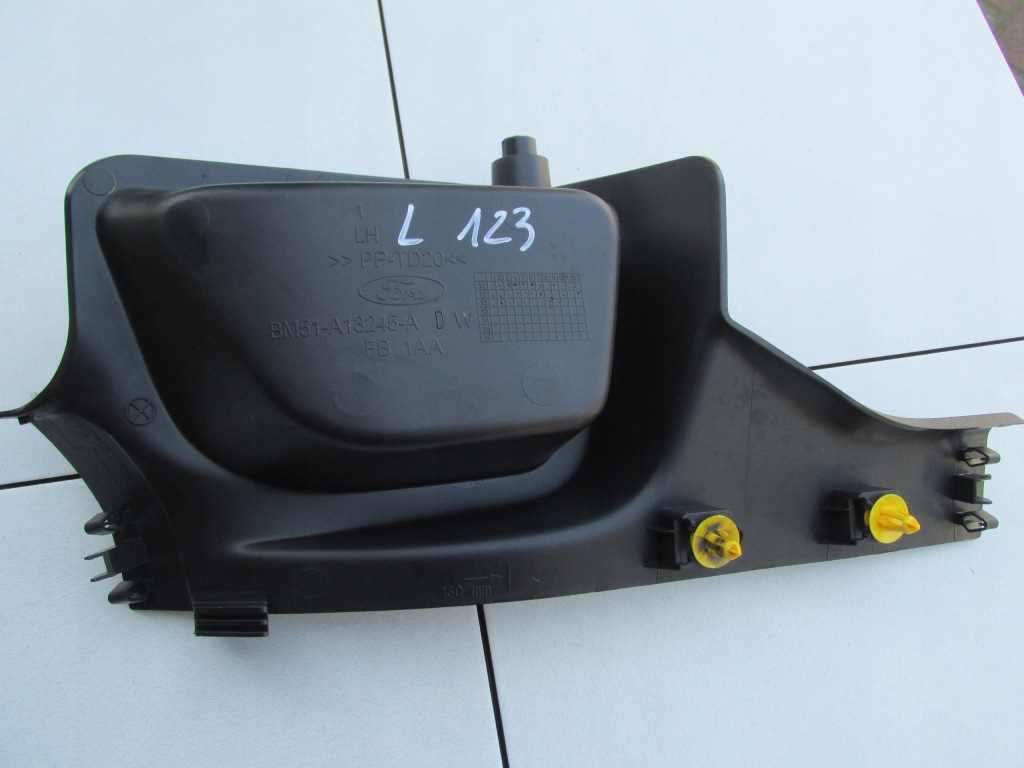 Platik накладка стойка порог задняя focus mk3 универсал hb Оригинал