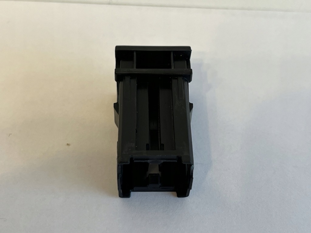 фото №8, Corolla e21 заглушка кнопка перемикача панелі