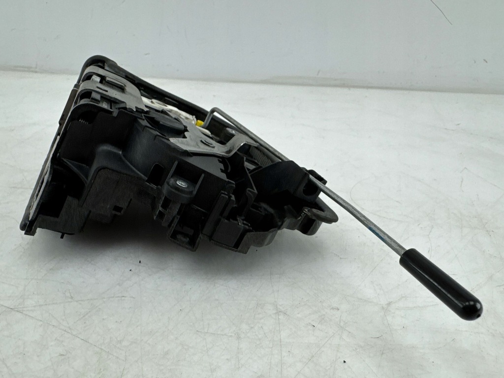 фото №7, Mini one - cooper f56 f55 2024 ліва сторона замок двері передніх