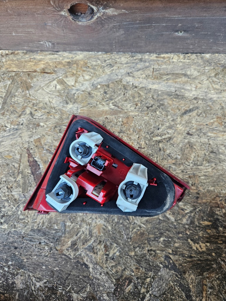 фото №6, Лампа левая крышка багажника audi a5 sportback led europa 8t0945093c