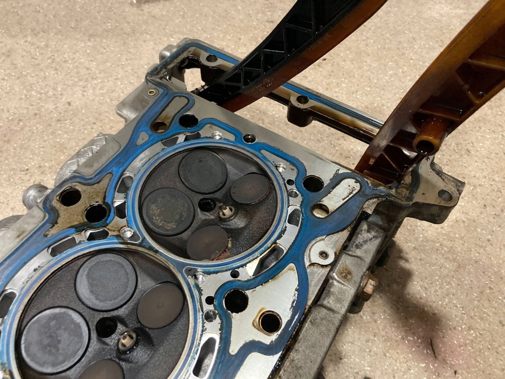 Головка двигуна mercedes-benz cla c117 x117 w117 r1330160900 Оригінал