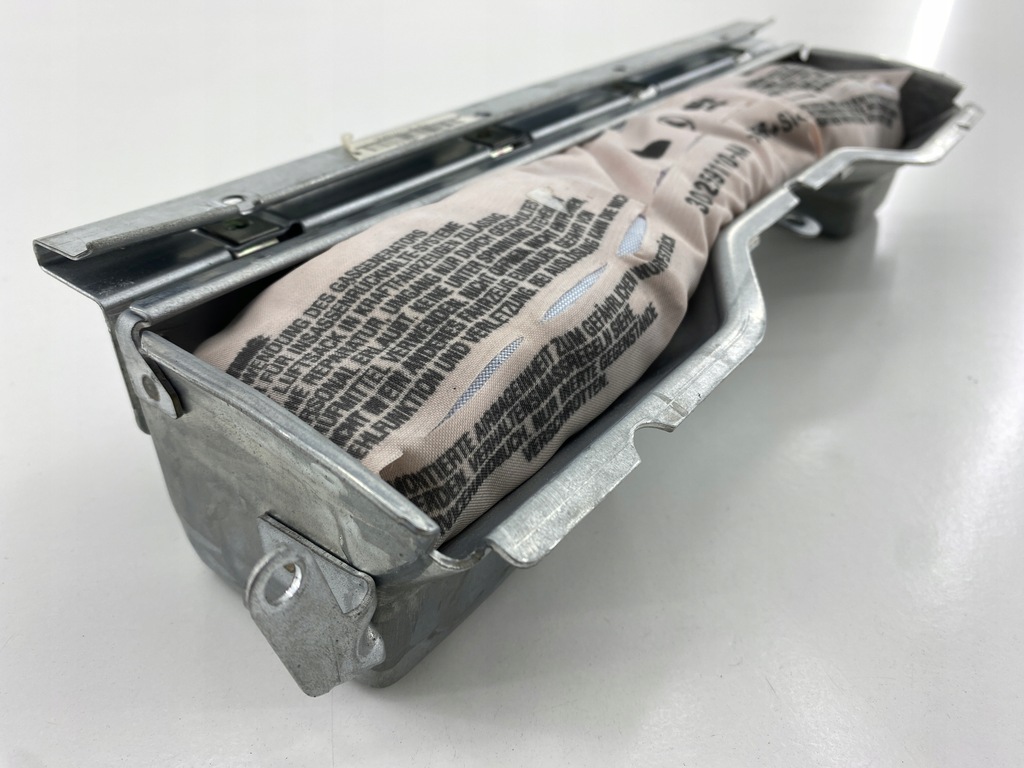 фото №10, Подушка воздушная коленная mercedes-benz w204