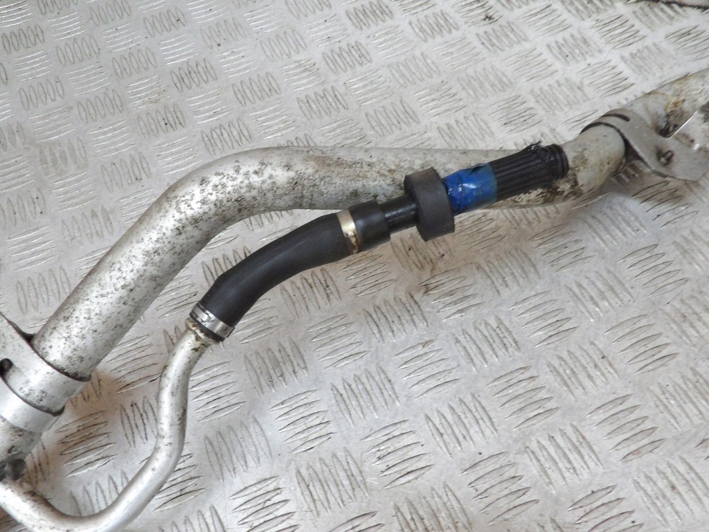 фото №3, Land rover freelander ii 2.2 td4 заливная горловина топлива труба