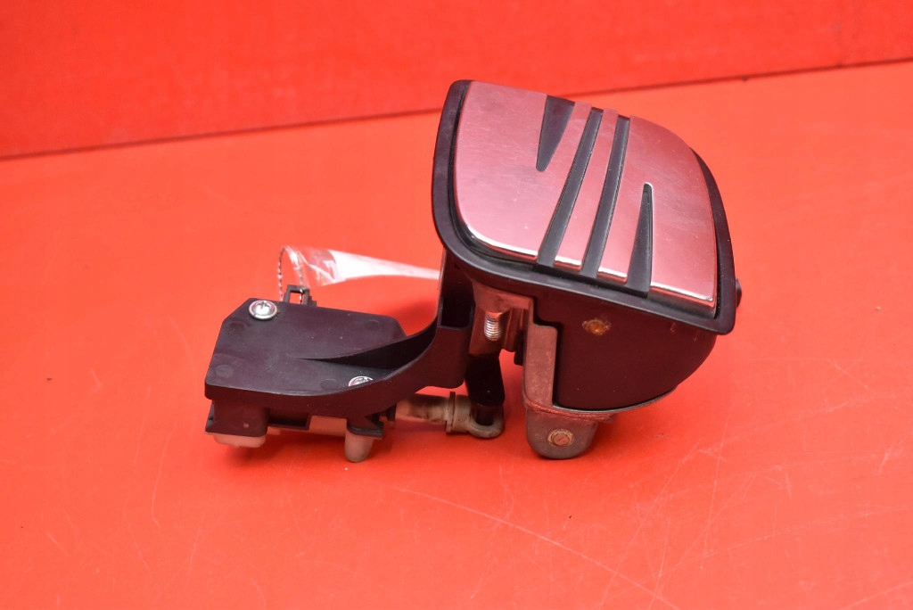 фото №5, Ручка крышки задняя эмблема 1m6827565j/k 1m5862159c seat cordoba ii 6l sedan