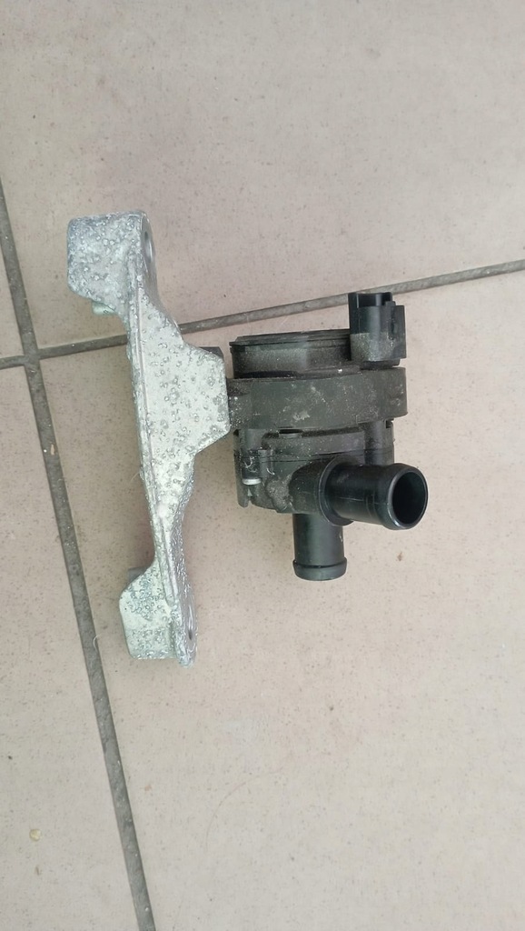 фото №6, Кронштейн насос клапан wody 144001379r nissan renault 0392023294