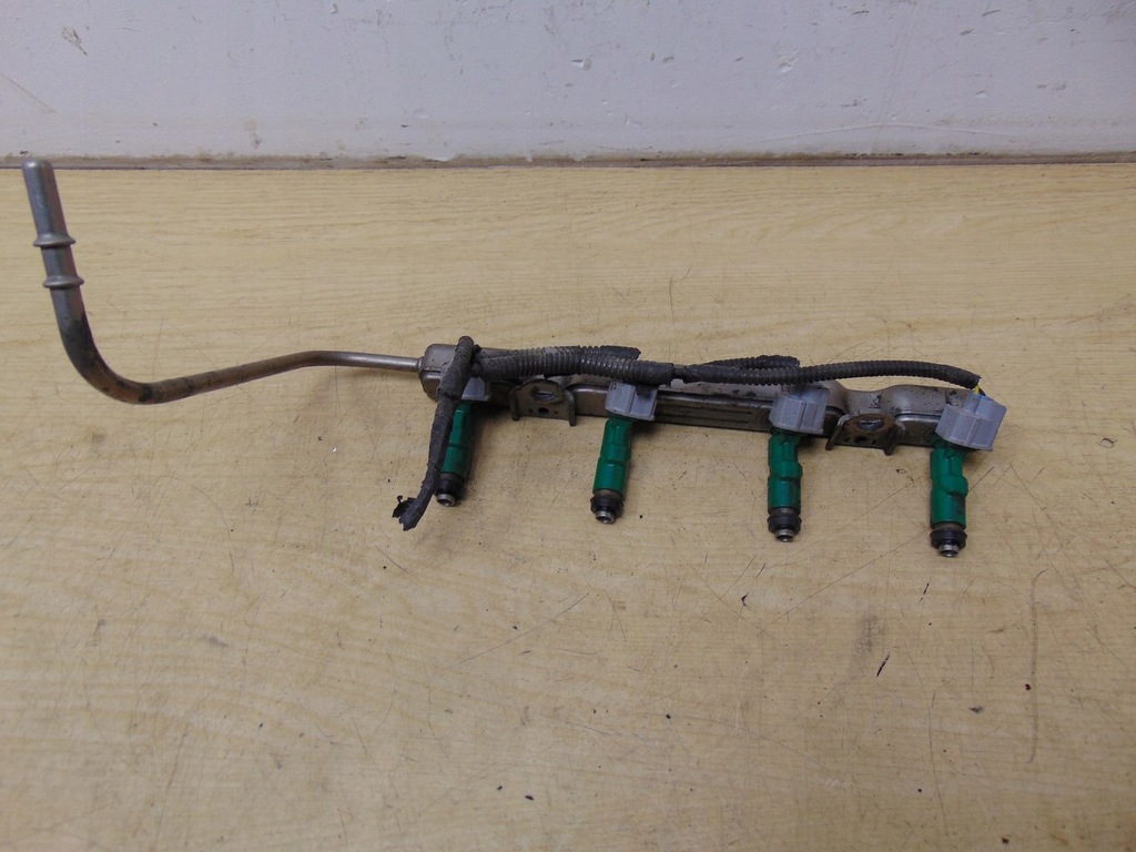 фото №1, Молдинг впрыскная + форсунки toyota prius ii