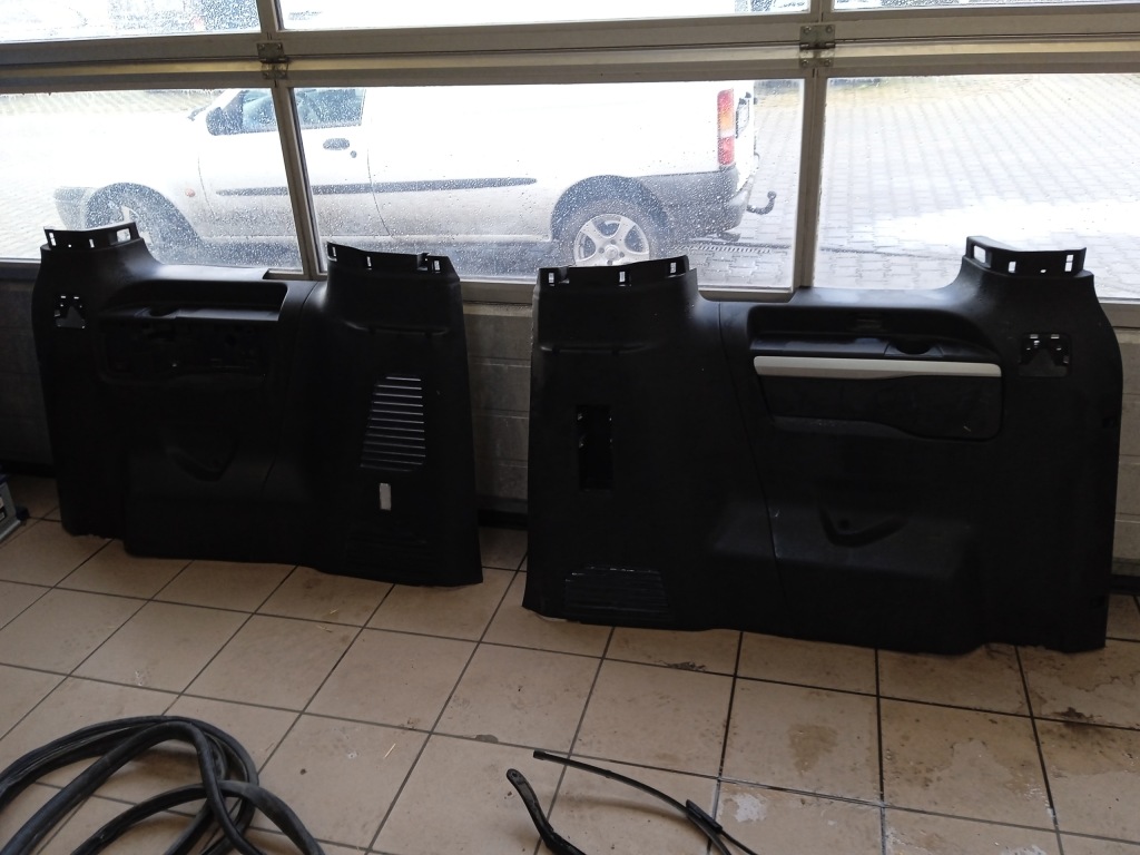 Купити Обшивка оббивка багажника traveller proace