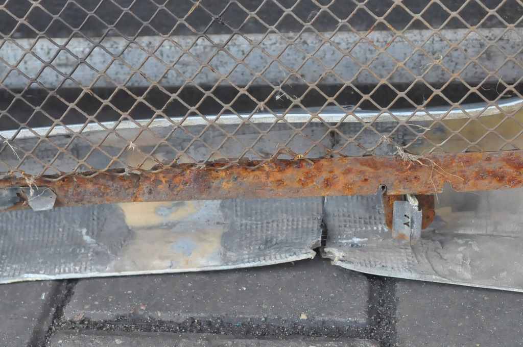 фото №7, Aston martin db9 бампер перед передний 2005r