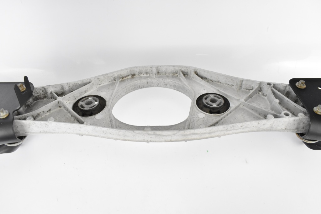 Купить Балка подвеска задний  a2223501008 mercedes w222 v222 x222 w217 s560e 65 amg