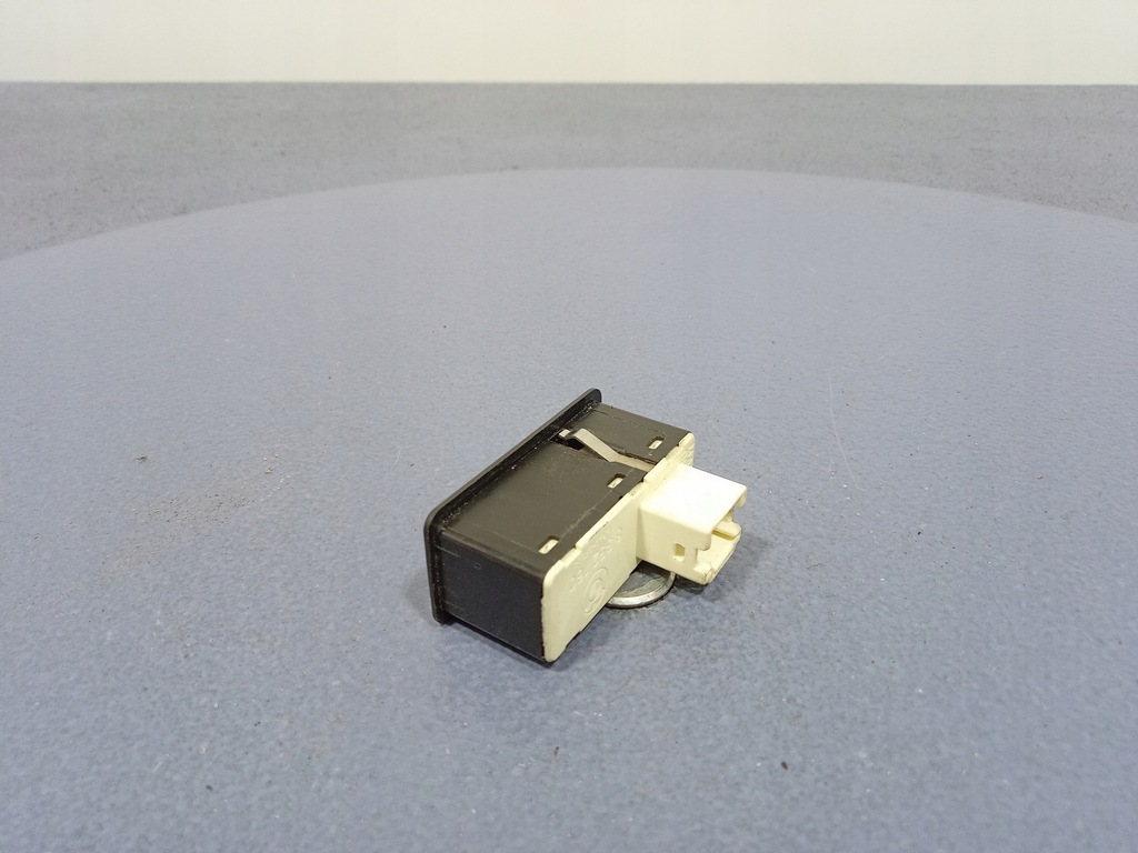 фото №5, Bmw 5 e39 7 e38 кнопка пам'яті налаштувань сидіння 8352160