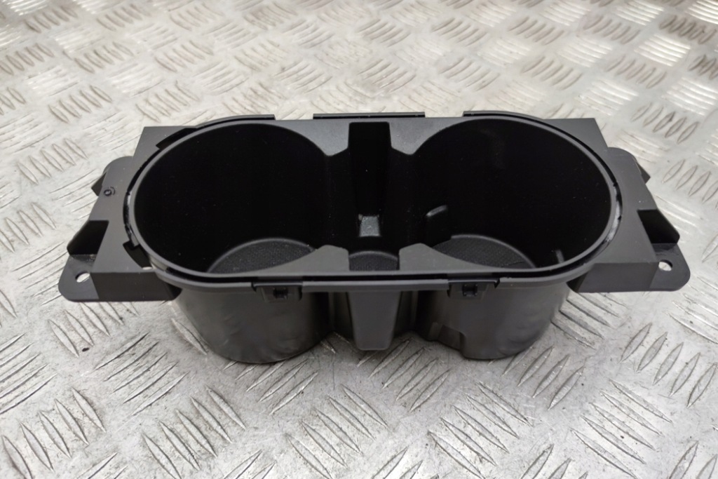 фото №8, Кронштейн na кружки audi q4 suv f4b 8y0862533 electric 150kw 2021