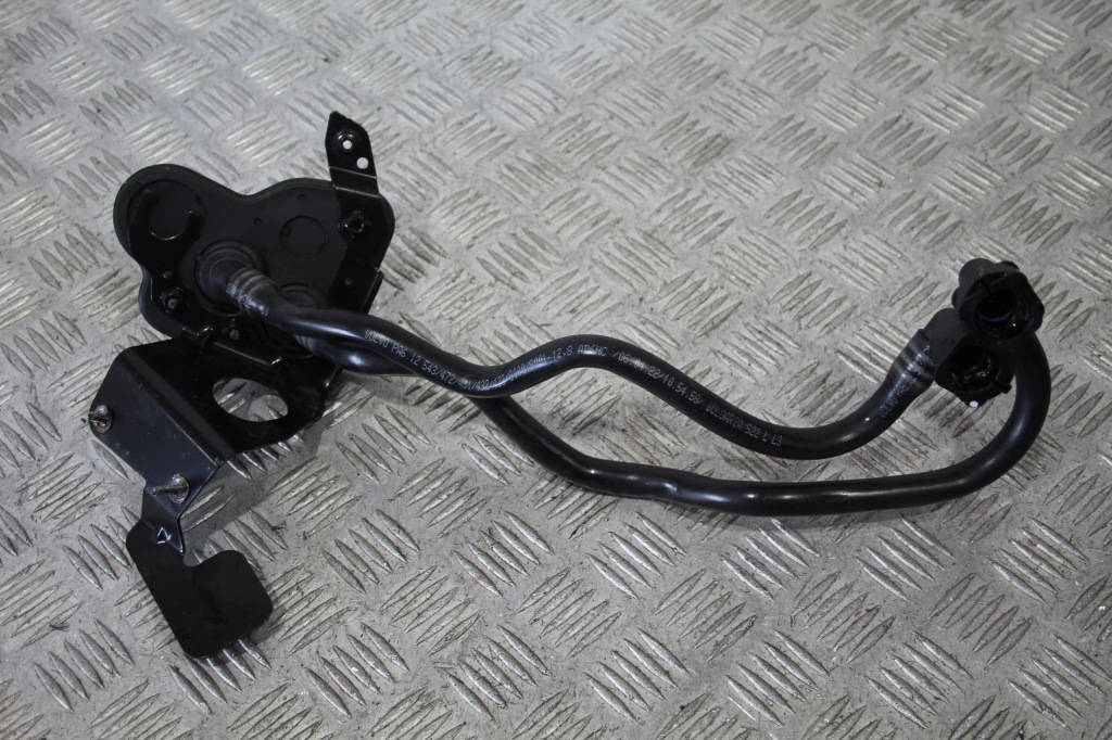 фото №1, Патрубок шланг води volvo xc60 ii 2 lift 31380898