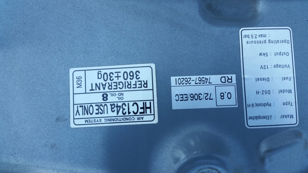 Toyota yaris капот 2 Доставка