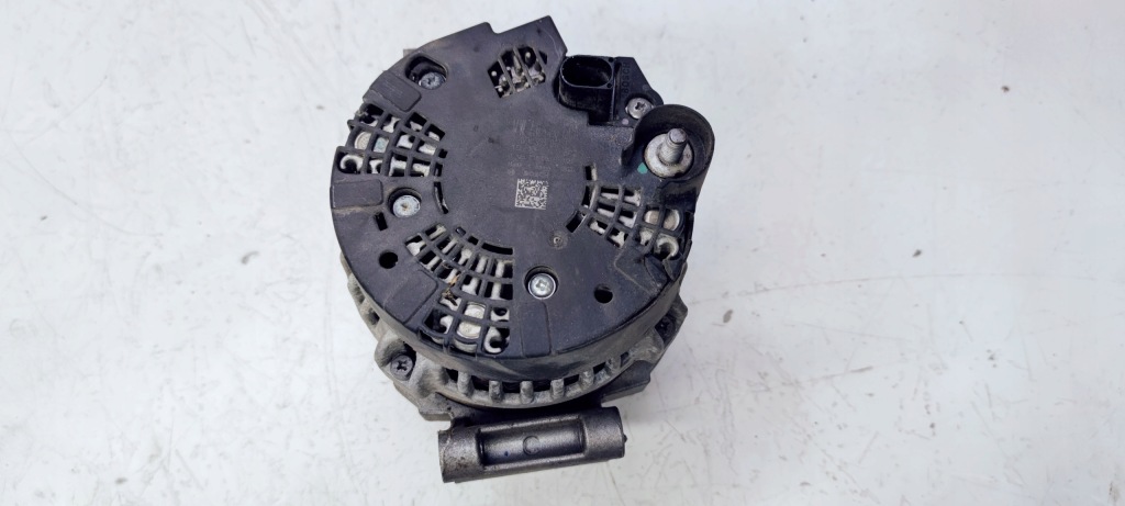 Генератор audi a4 a5 1.8 2.0 tfsi 150a 06h903017t в Украине