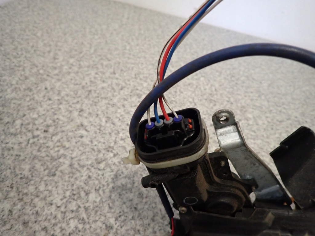 фото №7, Toyota corolla 97-02 e11 замок дверь левый