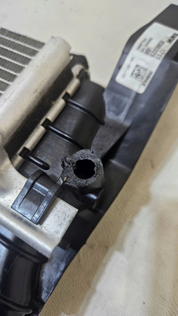 Радіатор води кондиціонера bmw mini 8586321 9271207 в Україні