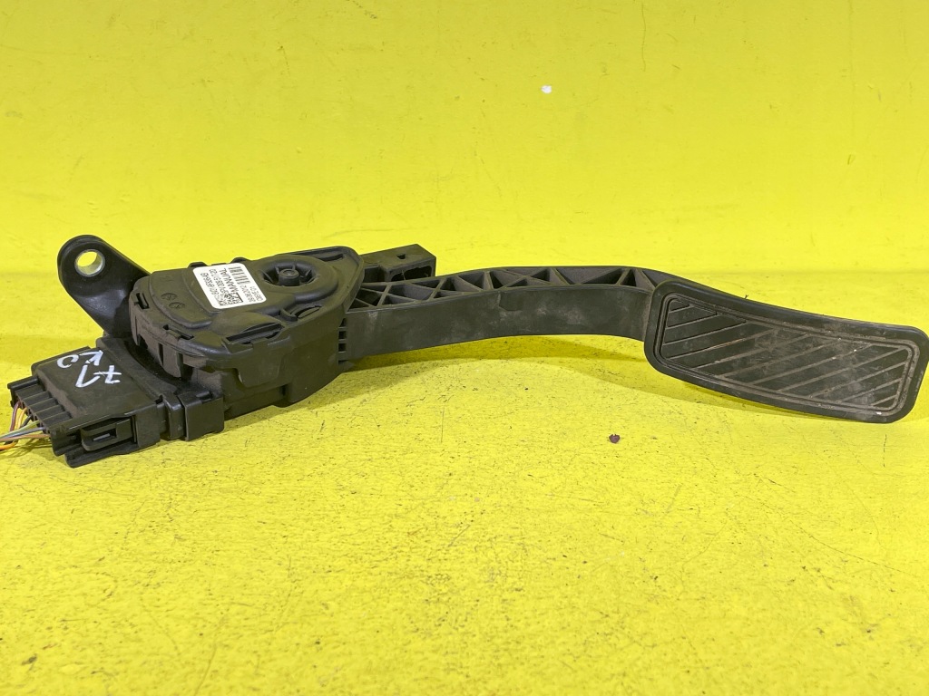 Ford fiesta mk7 потенциометр газа в Украине