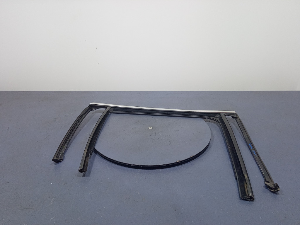 фото №1, Mercedes glc x253 прокладка напрямна скло двері правий задня p379002