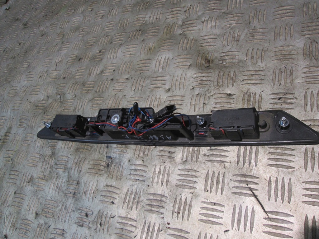 фото №4, Накладка молдинг кришки освітлення номерного знака audi a3 8p 03-