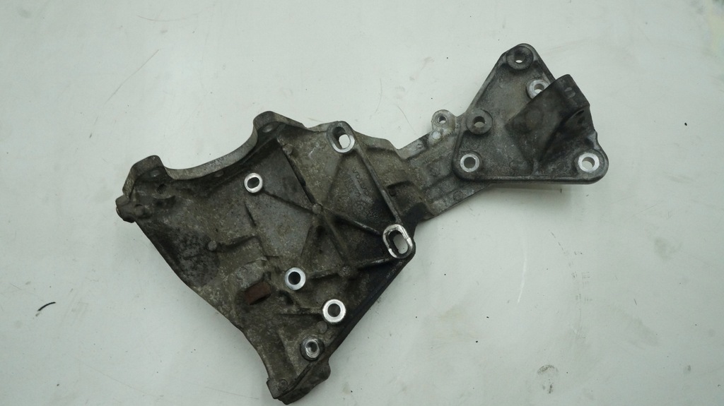 фото №1, Volvo s80ii v70 iii xc60 кронштейн генератора обладнання