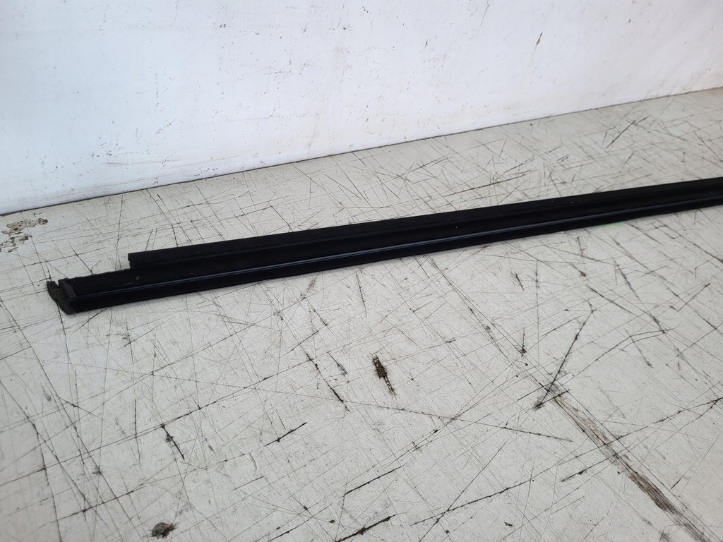 фото №6, Audi a4 b6 b7 молдинг ущільнювач правий перед права cabrio