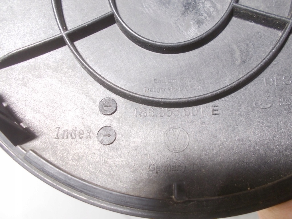 фото №11, Эмблема значок w бампер перед vw up 1s0 11-16 1s6853601e оригинал