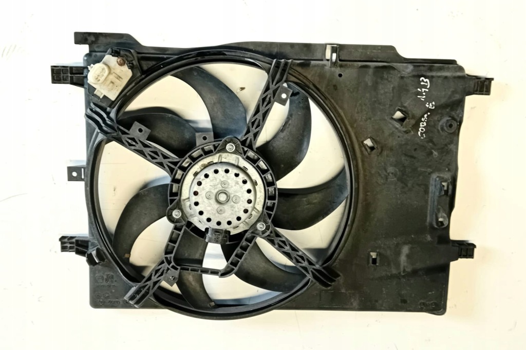 Купити Вентилятор радіатора opel corsa 39035153