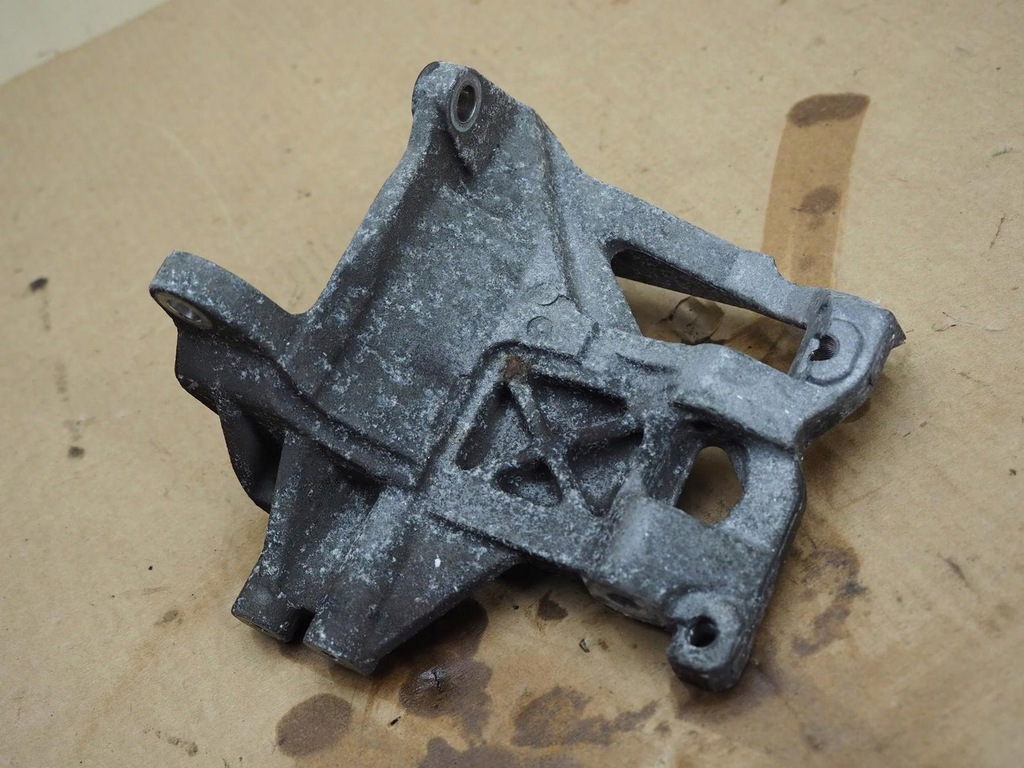 фото №8, Кронштейн насоса кондиционера subaru legacy iii 2.0 ej20