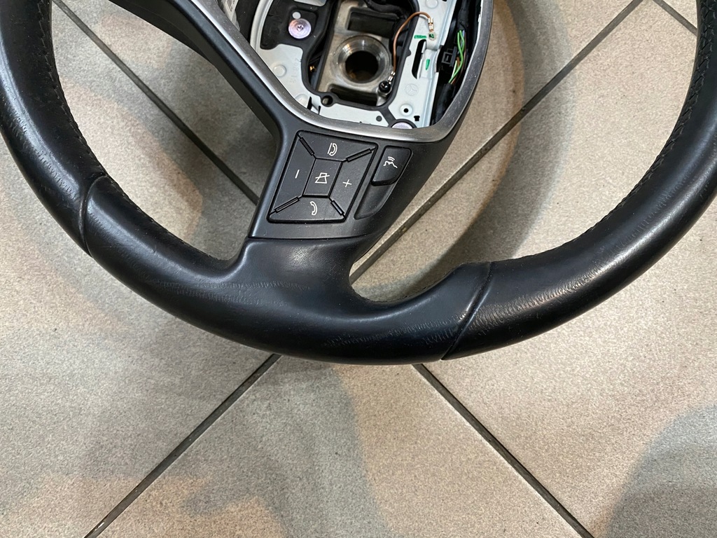 фото №4, 28 mercedes w176 a klasa воздуховод кожа