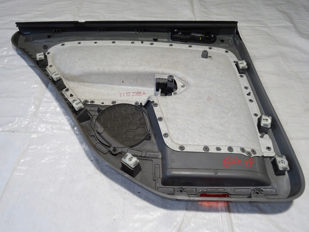 фото №7, Обшивка двері задня правий vw golf v 5 + plus 5m світлий