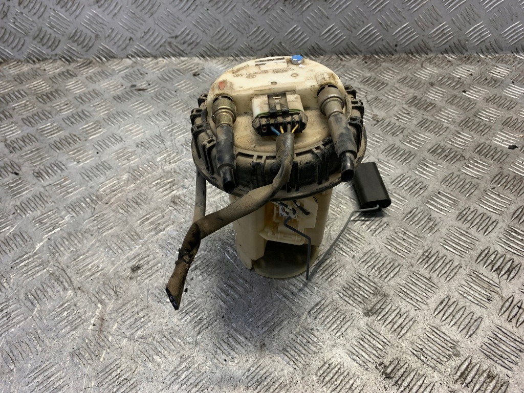 Купити Volvo v40 s40 насос пального 09750409905 30864216