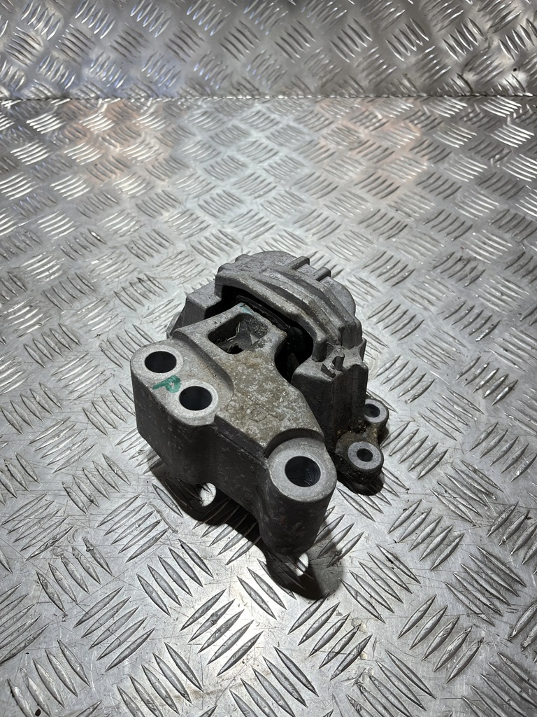 фото №1, Кронштейн подушка двигателя jeep renegade 14- 1.6 m-jet jtd 00520709670