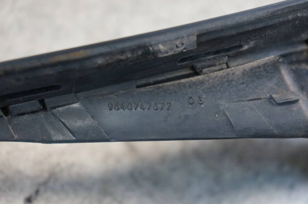 фото №5, Заглушка защита жабо правая перед передняя citroen c5 i - 9640747677