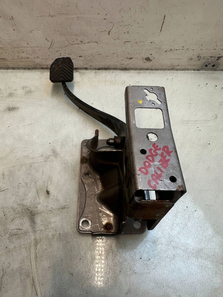 Купити Dodge caliber педаль зчеплення