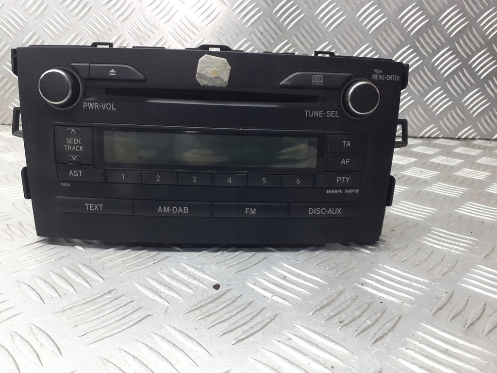 фото №1, Радио toyota auris 2.0 d4d 86120-02a50