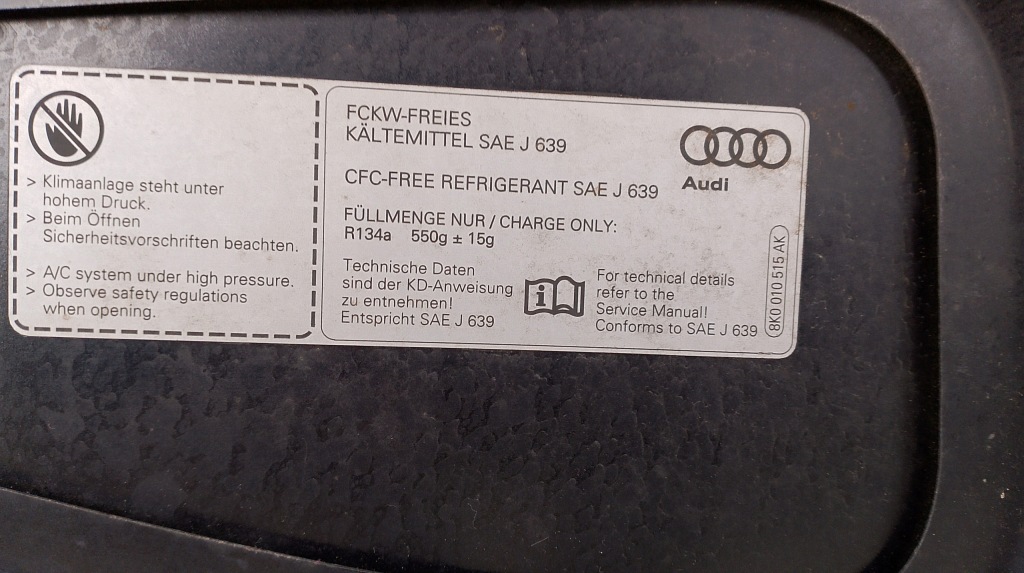 Audi a4 b8 рестайлинг  капот крышка двигателя графит хорошее состояние Киев