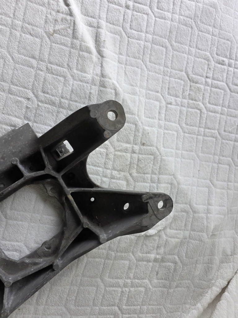 Кронштейн підпора коробки audi a4 b8 a5 8k0399263k Київ